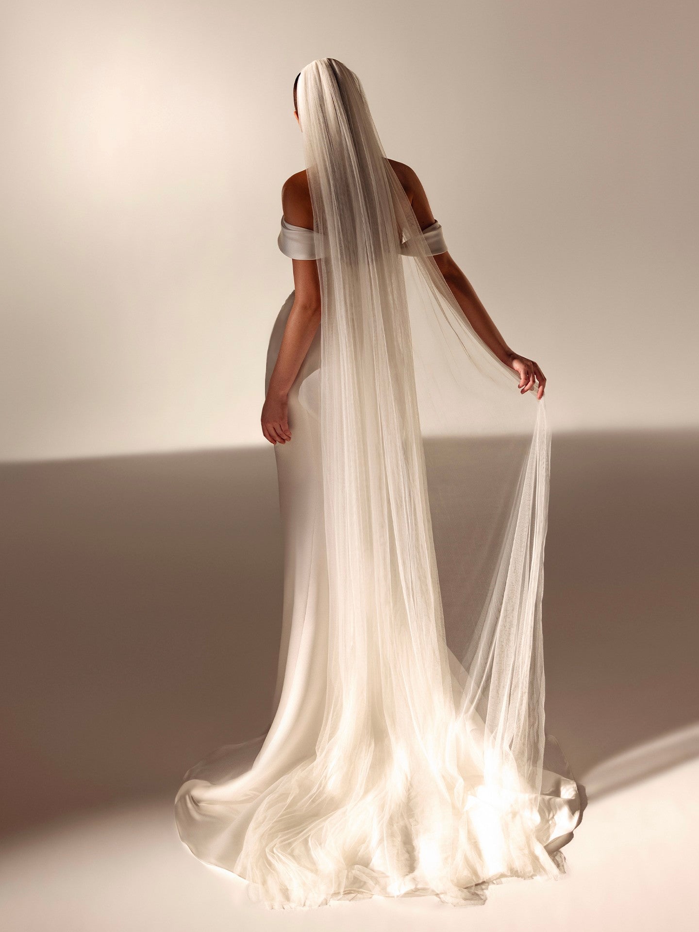 Poročna obleka Lana